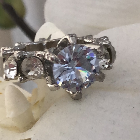 LAST ONE‼️ Silver White Sapphire Big Diamond Ring - Picture 15 of 16